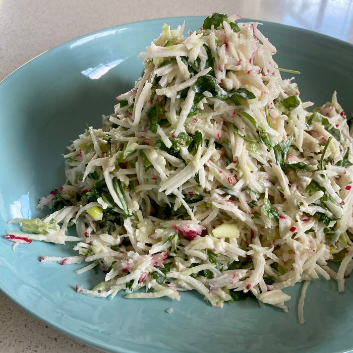 Kohlrabi salad with Greek yoghurt dressing