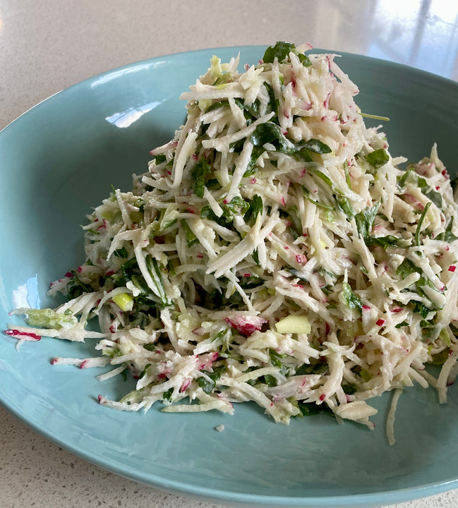 Kohlrabi salad with Greek yoghurt dressing